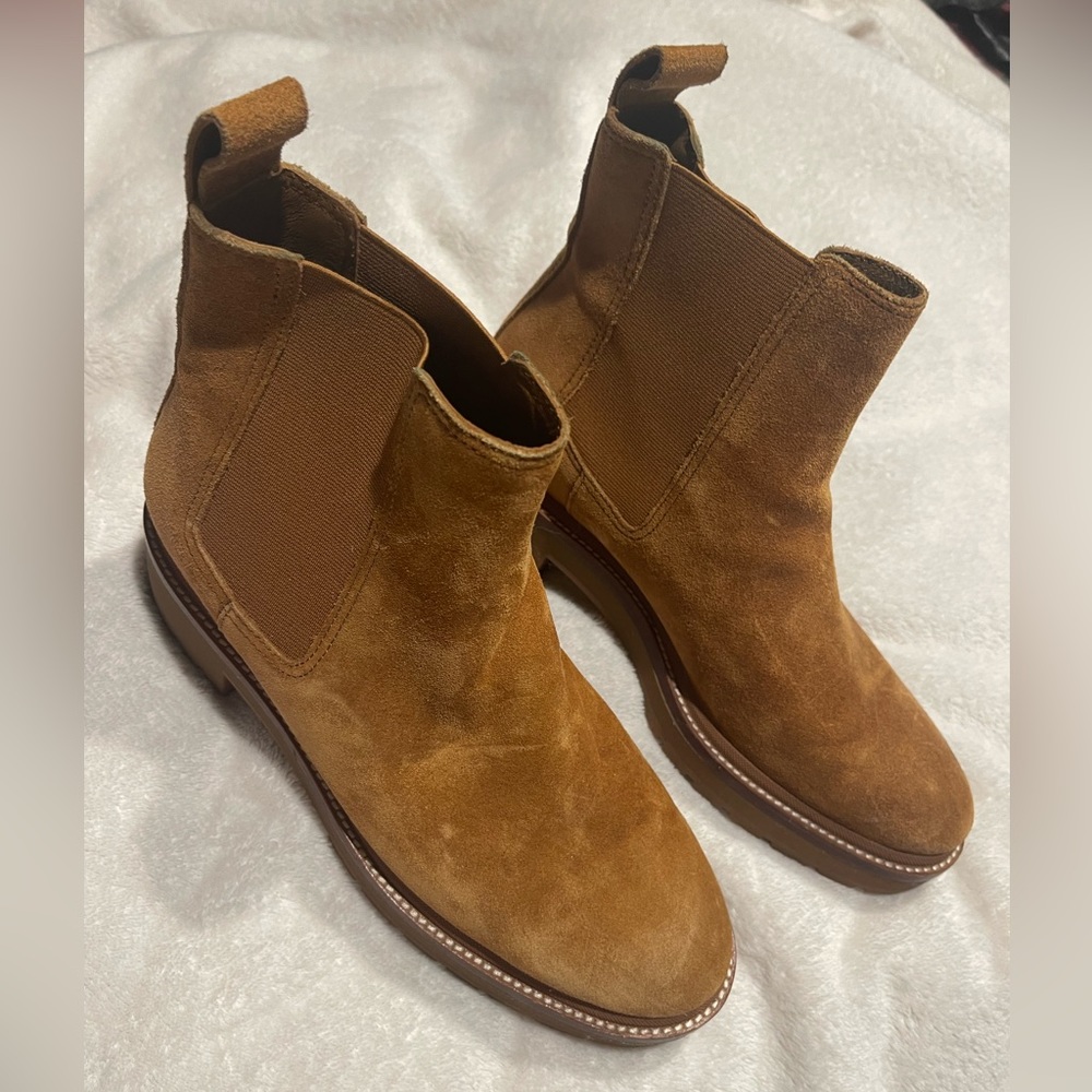 New without box Tory Burch Chelsea boot